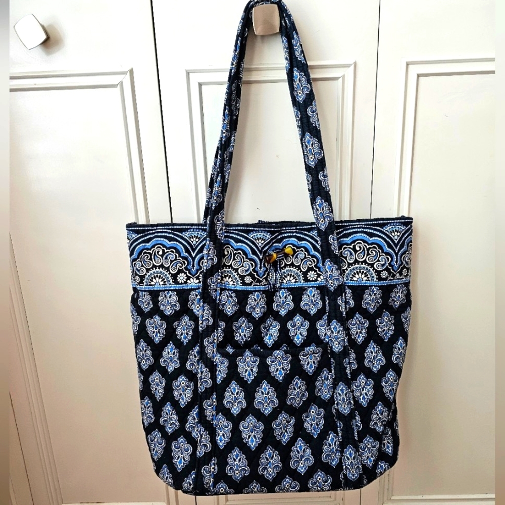 Vera Bradley Paisley Navy Blue Tote Purse 💙 GOOD CONDITION ✨️